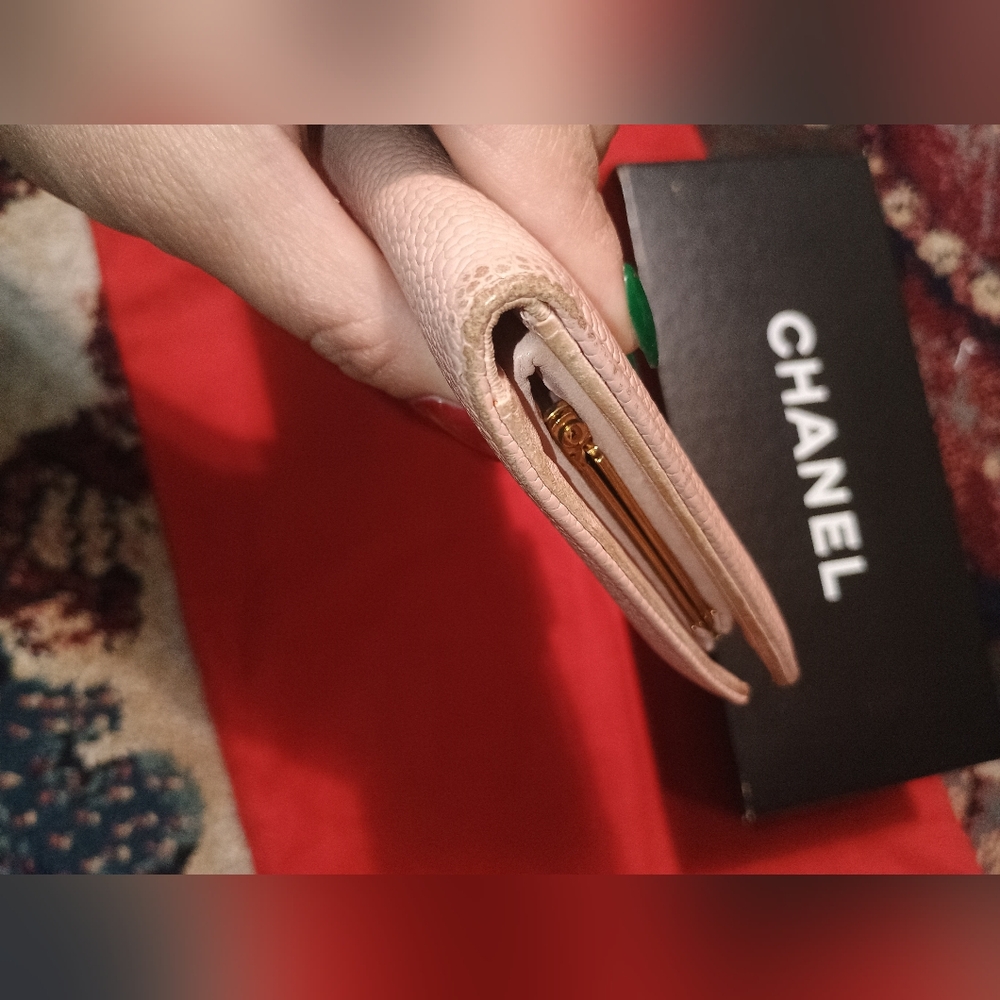 Chanel Vintage Caviar Leather Wallet EUC - Picture 14 of 16